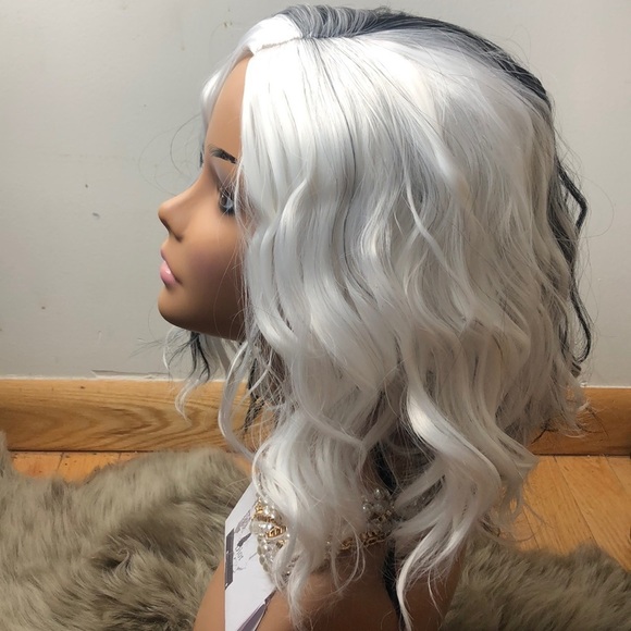 ?Kruella Dee? SHORT BLACK & WHITE WIG ?NWT